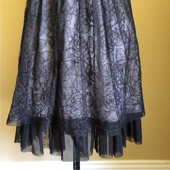 BCBG Max Azria lace and silk party dress. Rare. - Picture 5 of 6